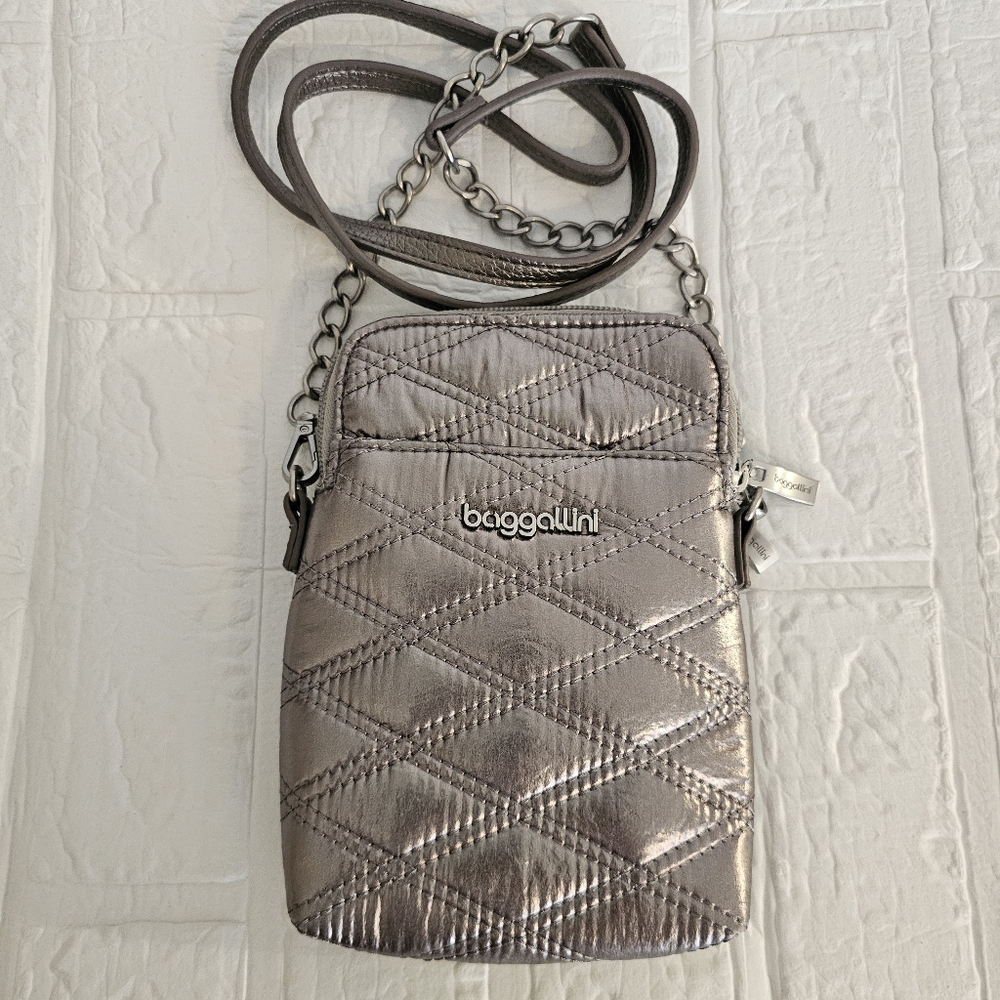 Baggallini Quilted Silver Crossbody Bag